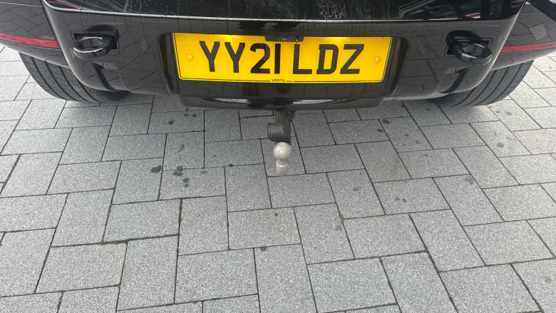 Land Rover Defender 3.0 D250 X-Dynamic SE 110 5dr Auto Diesel Estate